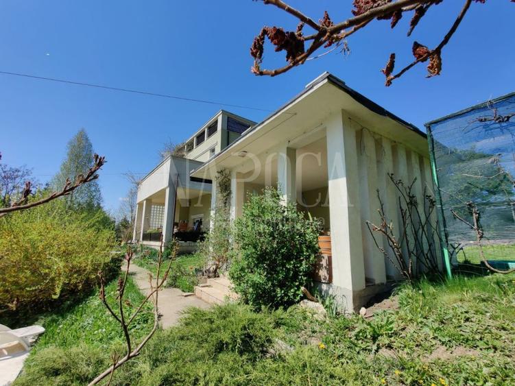 Casa 5 camere de vanzare in Floresti