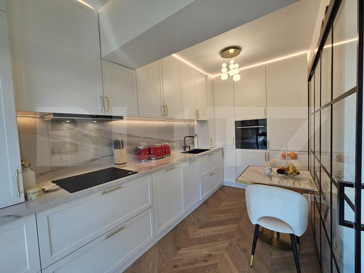 Apartament 2 camere semidecomandat, 65.90 mp, etaj intermediar, zona Pacurari