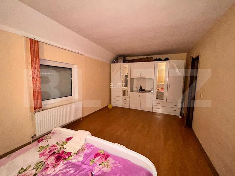 Casa de vanzare  , 258 mp  utili + 418 teren, zona Closca - 14