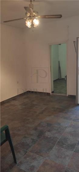 Spatiu comercial, zona linistita, 2 intrari, 75 mp, 4 camere