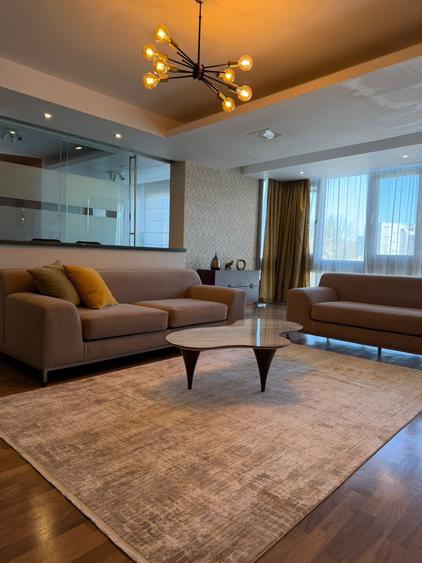 Apartament renovat situat in ansamblu rezidential cu piscina/ Iancu Nicolae