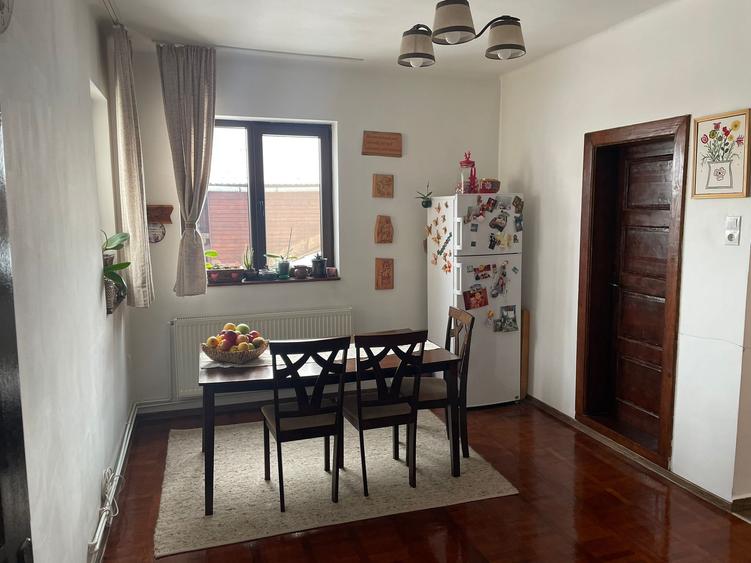 Vand sau schimb casa 4 camere cu 2600 mp teren, Central, Reghin, Mures