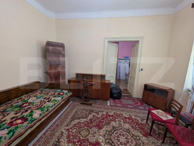 Casă 6 camere, 138 mp, garaj și teren 489 mp - zona Centru