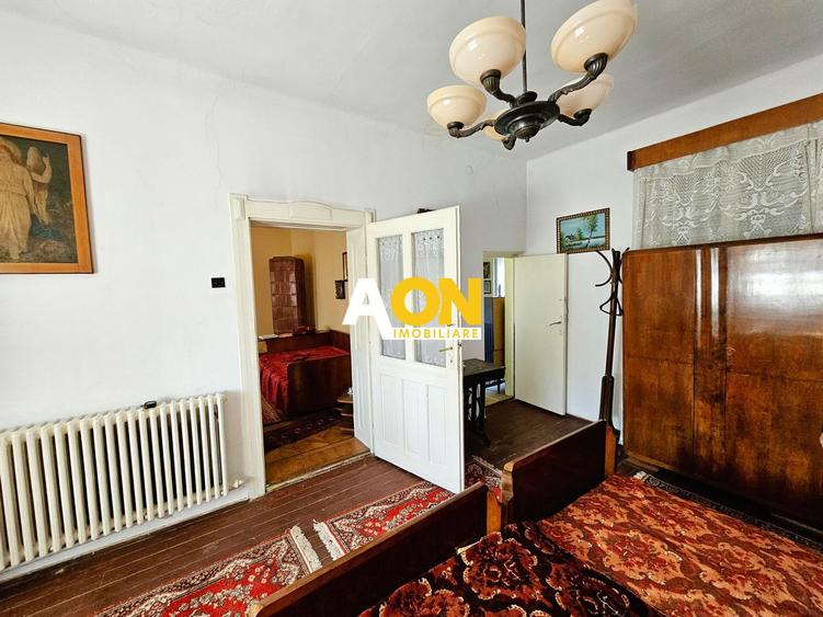 Casa 3 camere, 489 mp teren, acces la 2 strazi, zona ultracentrala