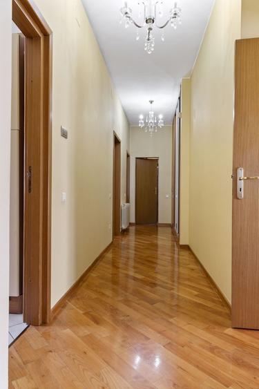 Dorobanti-Capitale,de vanzare doua apartamente plus pod