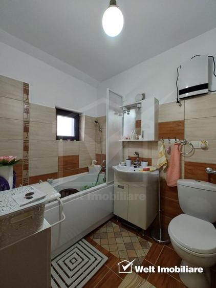 Grigorescu, casa 8 camere, 8 bai, 2 bucatarii, 1123mp curte