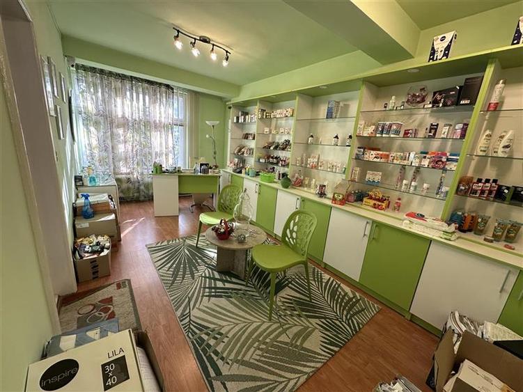 FILM&3D!Casa multifunctionala, recomandata si pentru cabinete medicale,birouri,