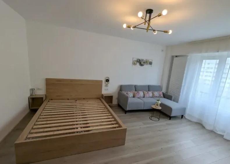 Garsoniera, 37 mp, 2 boilere, balcon, metrou Iancului