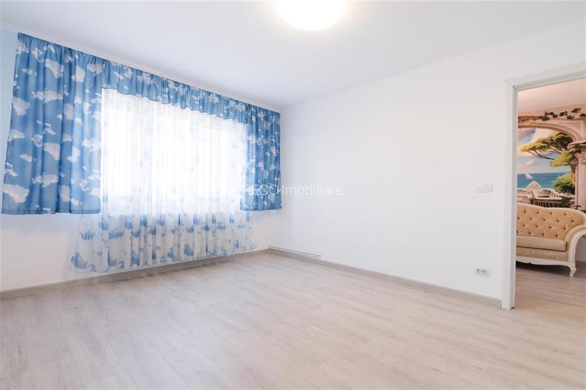 RECO Apartament 2 camere Marghita – etaj 3 4, balcon, baie cu geam, bloc cu acop - 7
