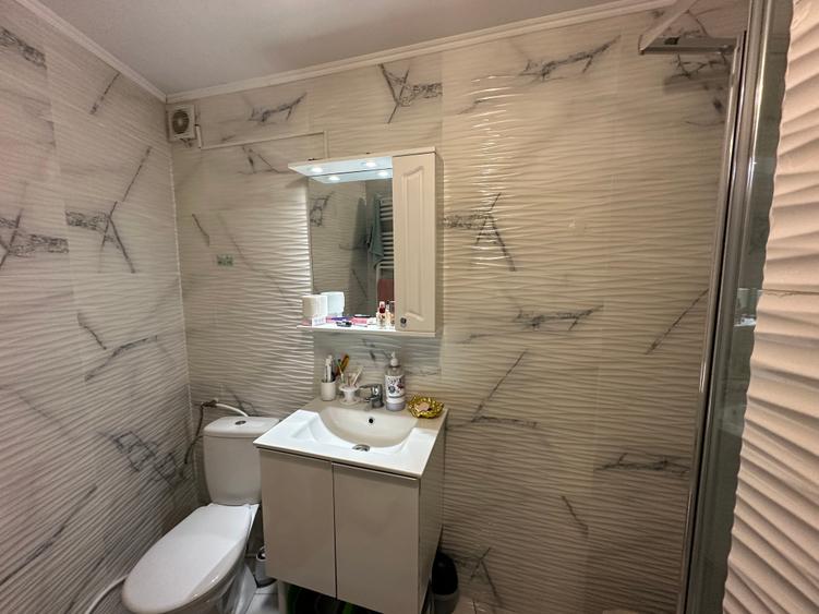 2 camere renovat | Piața Romană–B-dul Bălcescu | Etaj 1/ Renovated Piața Romană