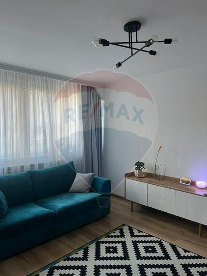 Apartament cu 3 camere de vanzare în zona Stirbei Voda