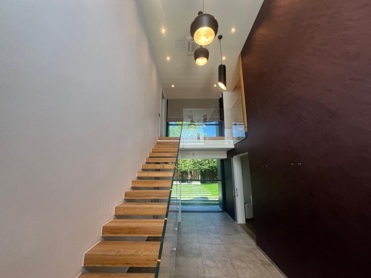 Inchiriere Vila Ultramoderna Iancu Nicolae / Modern Villa for Rent Iancu Nicolae