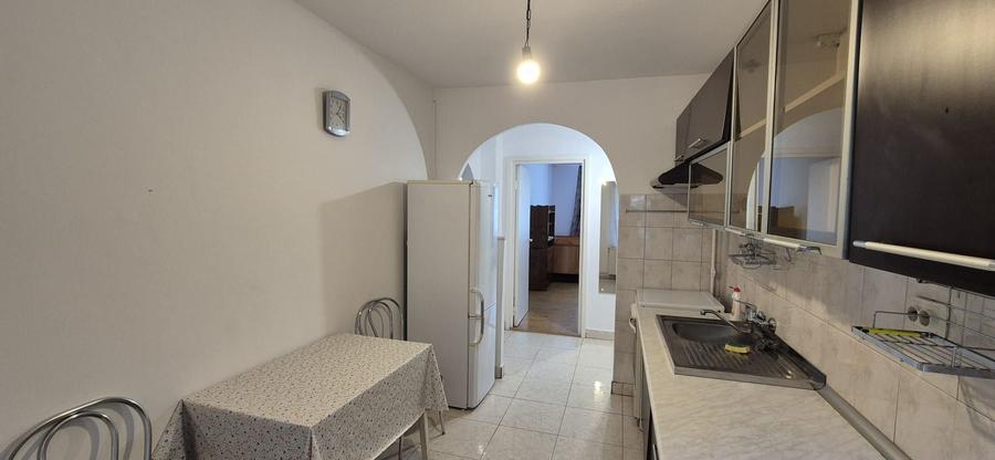 De inchiriat ap. 3 camere - str. Muncii