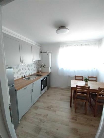 Apartament decomandat cu 2 camere zona Doamna Stanca
