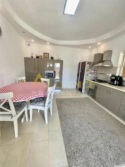 Vila individuala 350 mp utili, teren 471 mp – Aparatorii Patriei, Sector 4