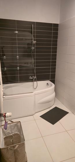 Apartament 2 camere superb 2 bai + parcare