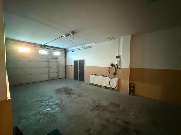 Închiriez vilă de lux cu grădină și terasă – ideală pentru familie sau firmă