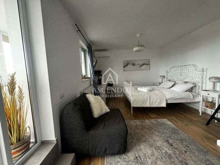 Studio renovat 25 mp + terasă 10 mp | Piața Victoriei | 0% Comision