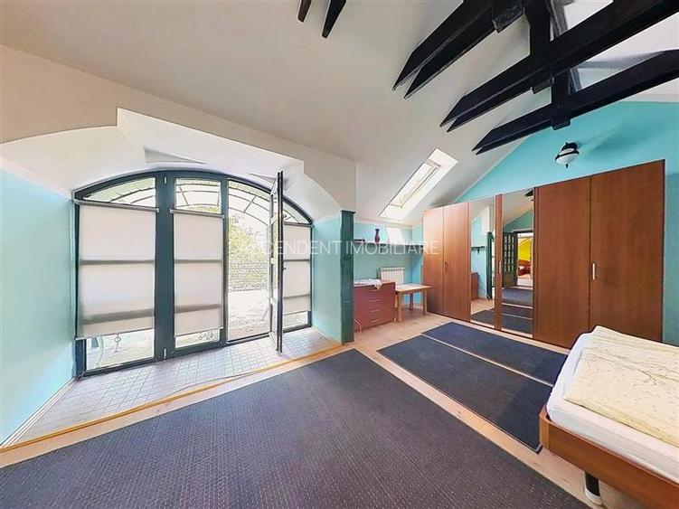 Vila individuala, arhitectura aparte, garaj, terasa,  balcon, Semicentral, Targu - 25