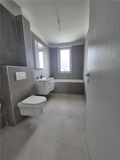 Casa insiruita - partea de margine - teren 90mp - toate utilitatile - zona excel
