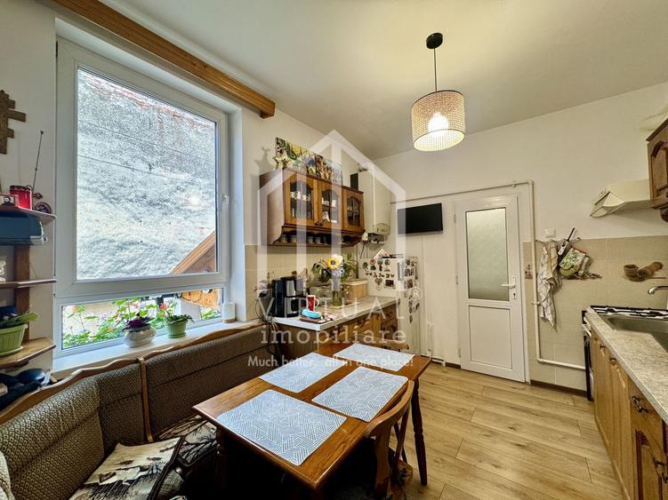 Apartament la casa cu 3 camere, 72mp utili + pivnita si magazie (30mp)