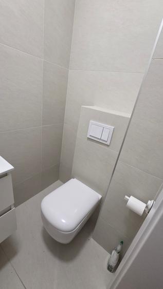 Închiriez apartament 3 camere în bloc nou