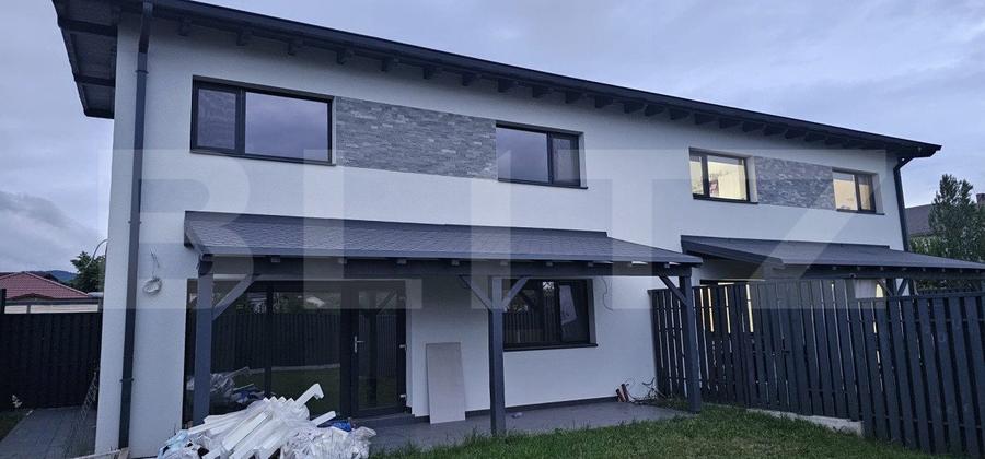 Duplex ultrafinisat în zona Dacia Service – curte 220 mp si parcare proprie
