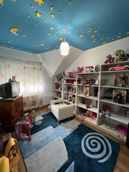 Proprietate de excepție cu casă spațioasă, piscină și teren generos