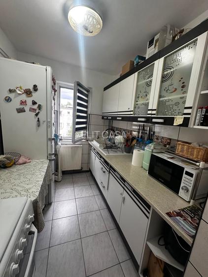 Apartament cu 3 camere, zona Alexandru cel Bun - 4