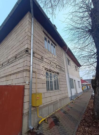 Apartament 5 camere cu teren 266 mp, nivel parter - zona Eroilor