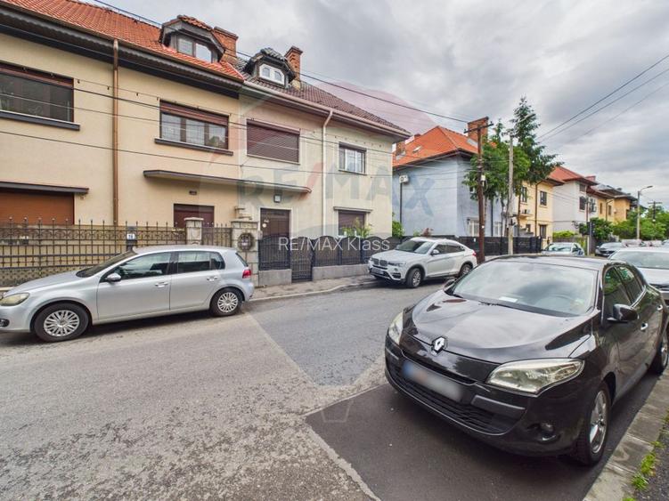 Vila generoasa cu 5 camere si curte, de vanzare in zona 13 Septembrie - 23