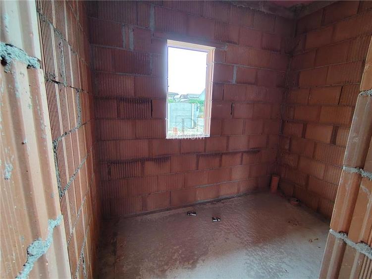 CASA INDIVIDUALA - LANGA ASFALT - FINISAJE LA CERERE - 5