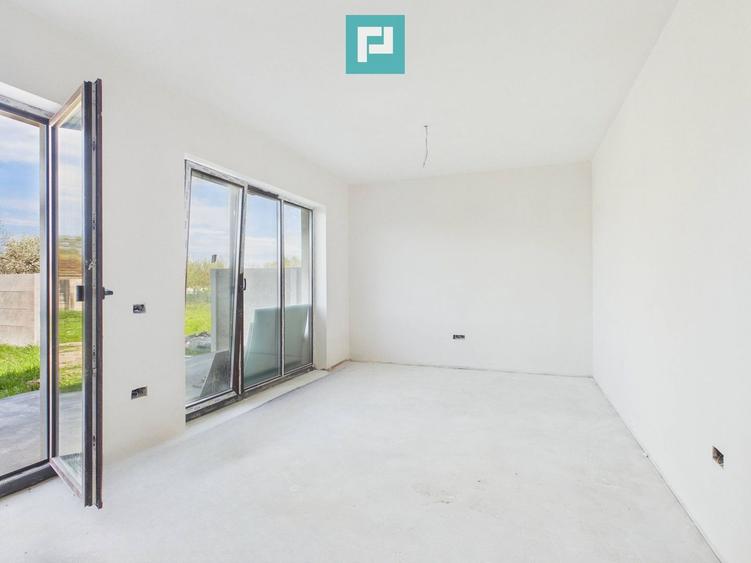 Duplex luminos 101 mp utili, teren 350mp în Covaci
