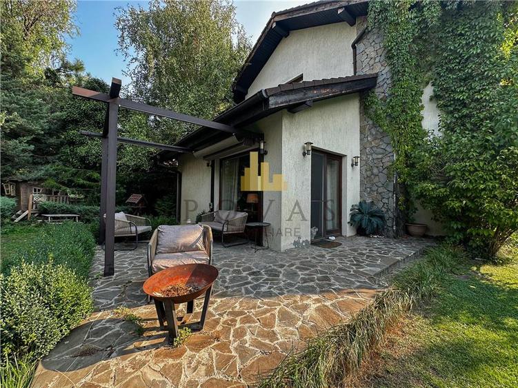 Vanzare  Vila Iancu Nicolae Pipera 4 Camere Piscina