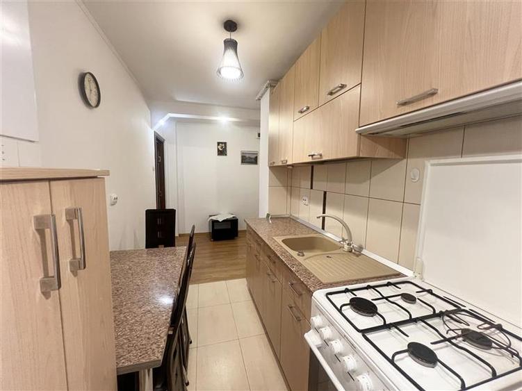 Apartament 2 camere decomandat, etajul 1 mobilat si utilat , parcare