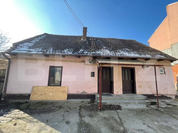 Casa cu 5 incaperi, 580mp, zona Carpati 1
