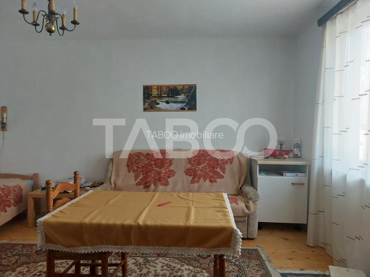 Casa si curte individuala 2 corpuri de casa separate 4 camere gradina - 8