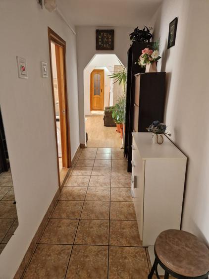 Apartament 3 camere zona Restaurant Tex , etaj 3 , mobilat si utilat