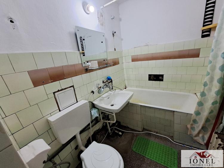 Apartament trei camere de vanzare in Cugir