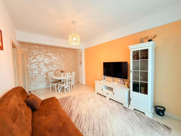 Apartament 3 camere decomandat 77 mp, Etaj 1, Parcare privată, mobilat și utilat