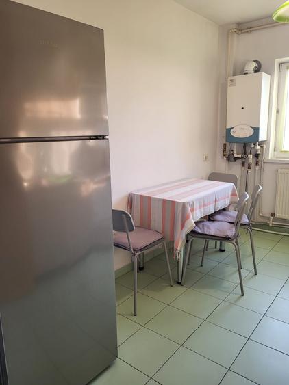 Inchiriere 3 camere Metrou Aparatorii Patriei
