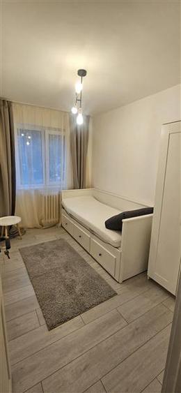 Mobilat si utilat modern la etajul 1 in bloc anvelopat