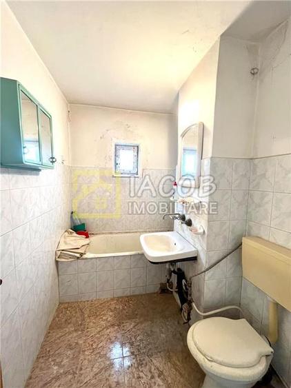 Str. Neagoe Voda, 3 camere, etaj 3, Bacau