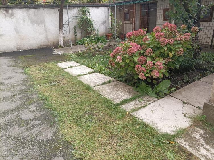 Apatament 4 camere in vila zona Aurel Vlaicu