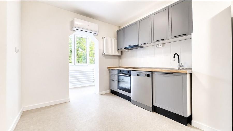 Apartament 3 camere, Decebal, Etaj 2