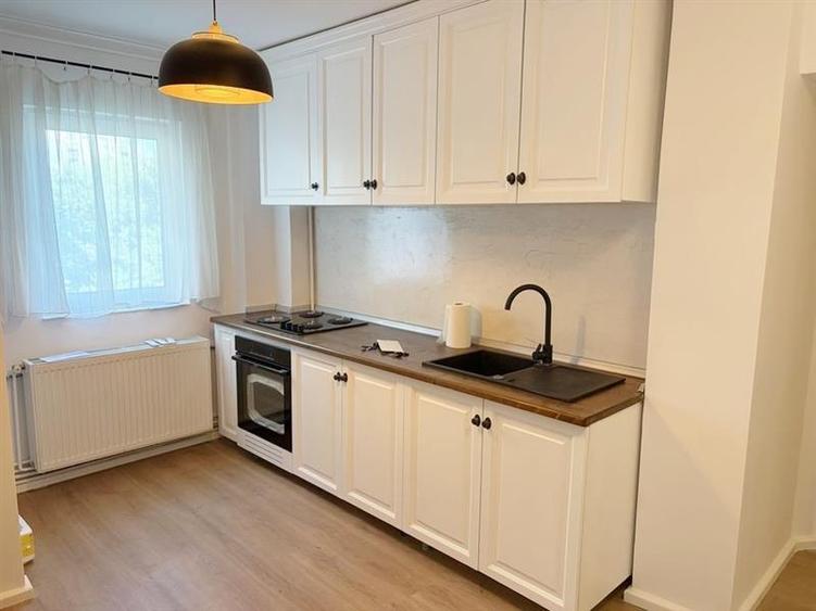 Apartament 2 camere decomandat etajul 1 zona Onix