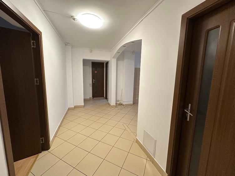 Vanzare 3 Camere Burebista - Alba Iulia, Bloc Monolit, Centrală Proprie