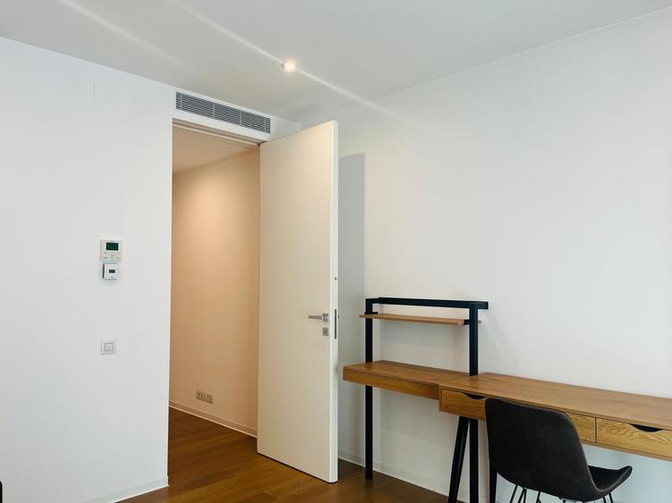 3 Camere - One Charles de Gaulle