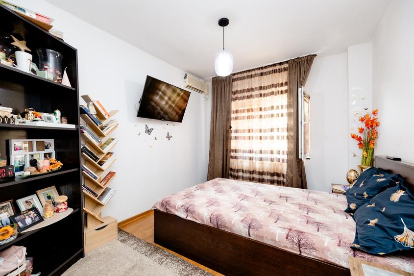 Apartament 5 camere, decomandat, centrala, etaj 2 - Miorita