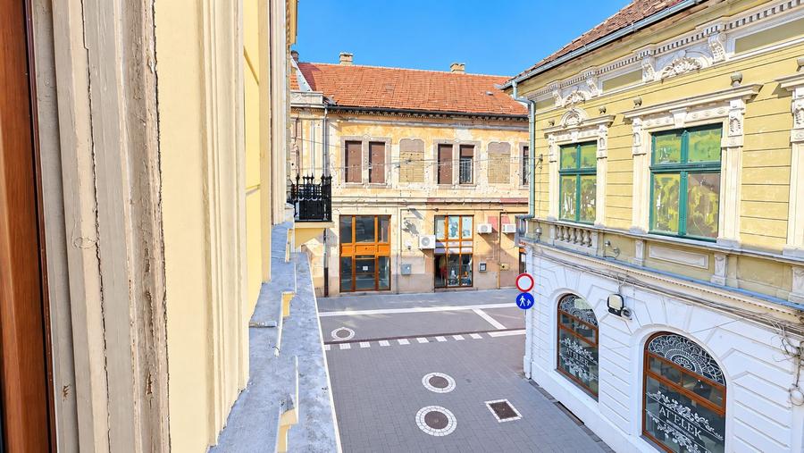 De vânzare/ închiriat Apartament istoric, 2 camere, Central Arad